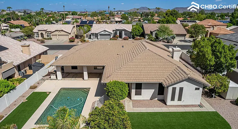 Furnished rental home with pool in Glendale
