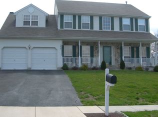 1014 Meadow Glen Rd, Warminster, PA 18974