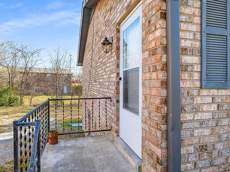 4558 Brooke Valley Dr — Photo 4