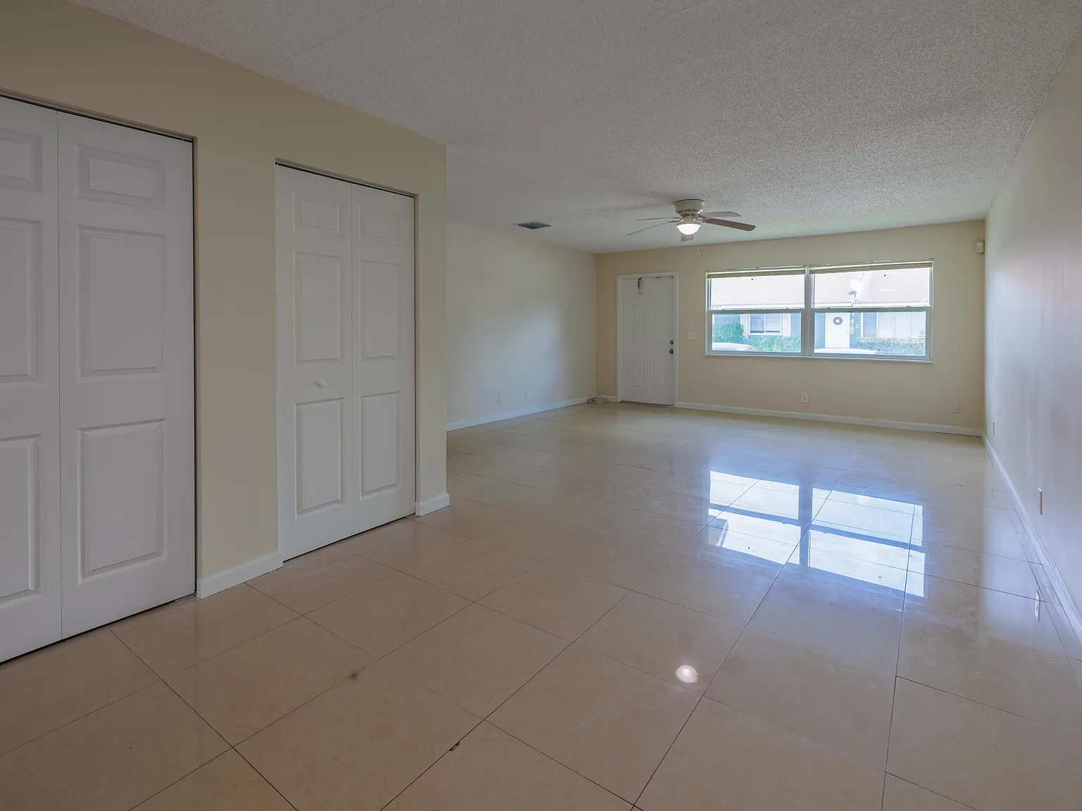 3 bed, 2.0 bath, 1312 sqft, $2,600 — Photo 4