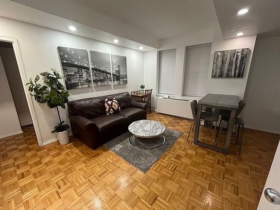 2nd image of 150 W 51st St APT 1129