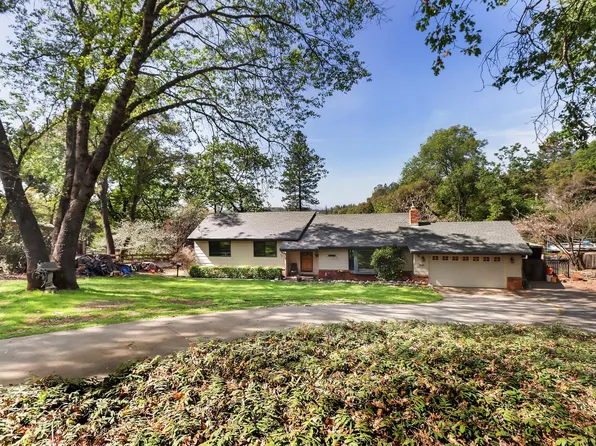 1635 Country Club Dr, Placerville, CA 95667