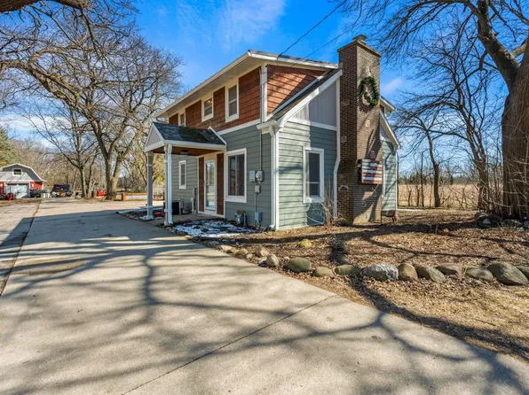 W299N5292 North AVENUE, Hartland, WI 53029