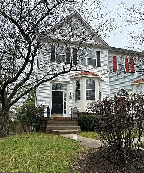 2650 Mosby Ct — Photo 2