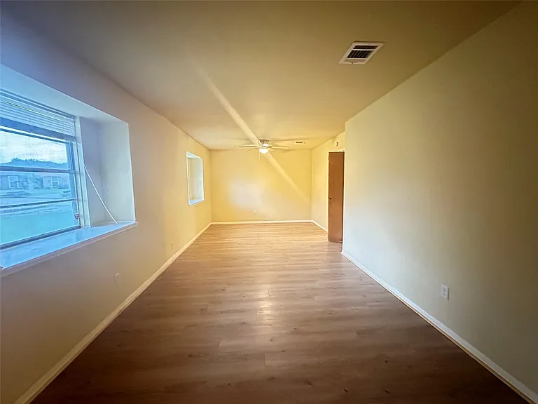 1937 Arcadia Dr — Photo 5