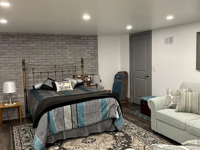 210 Shore Rd — Photo 19