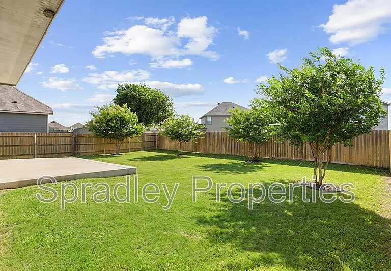 1925 Bayou Wood Ln — Photo 27
