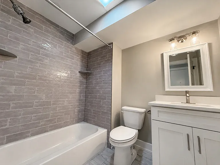 809 N 17th St #2 — Photo 16