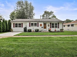 302 E 3rd St, Aroma Park, IL 60910