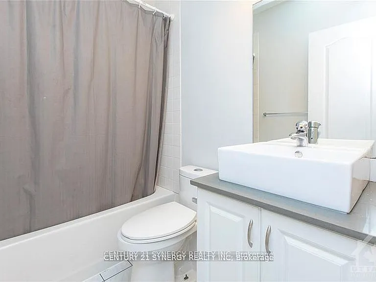 450 Maclaren St #10 — Photo 22