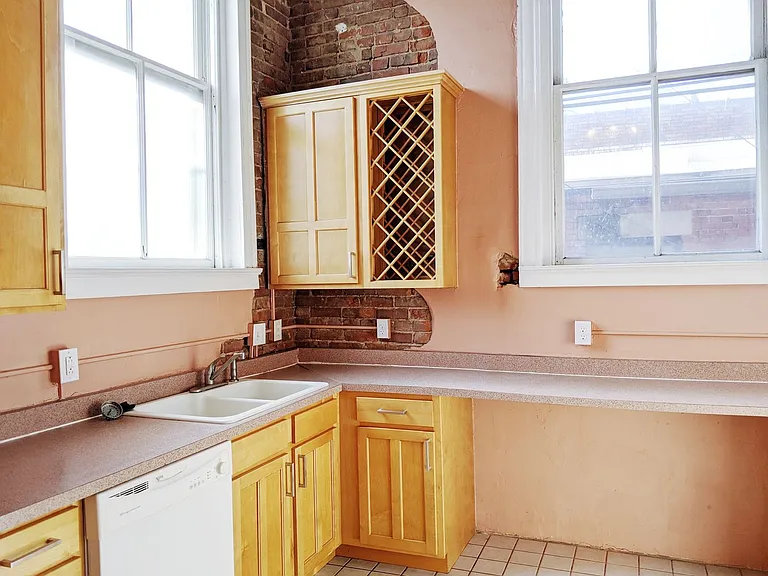 116 1/2 N Walnut St — Photo 50