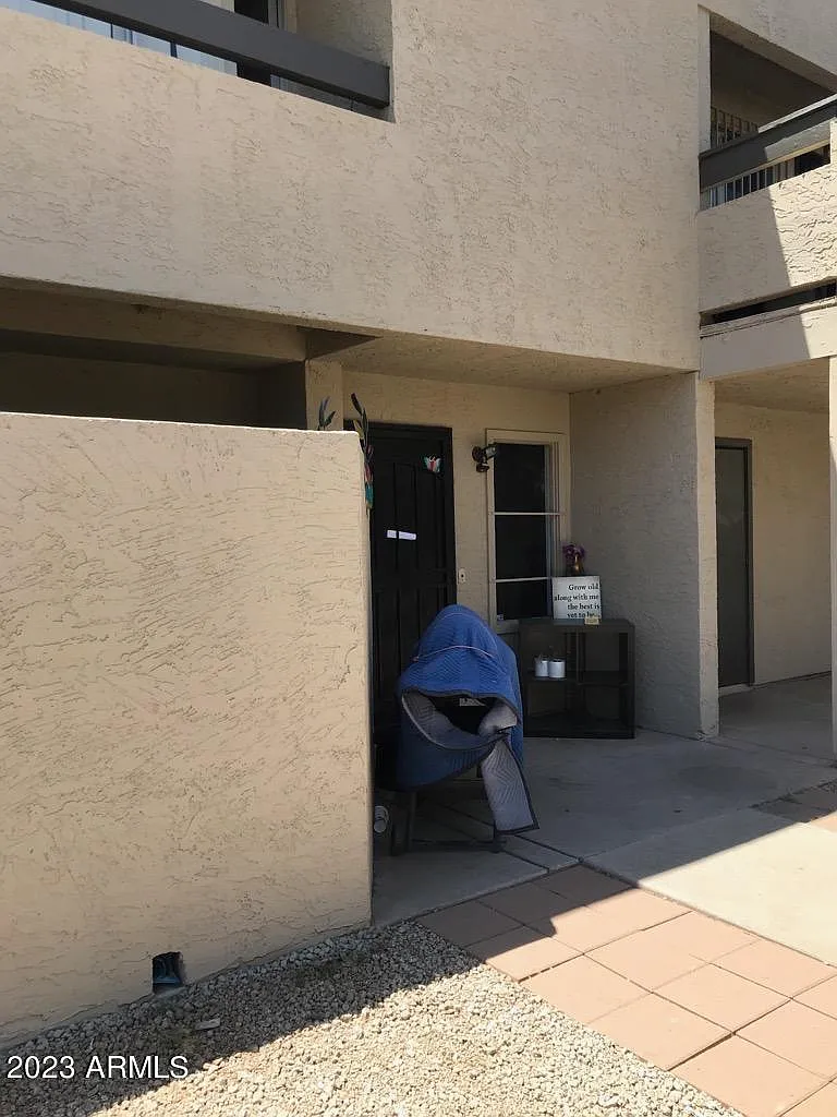 2 bed, 1.5 bath, 1036 sqft, $1,500 — Photo 3