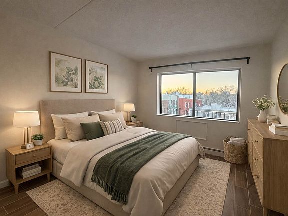 3rd image of 2416 31st St APT 2R