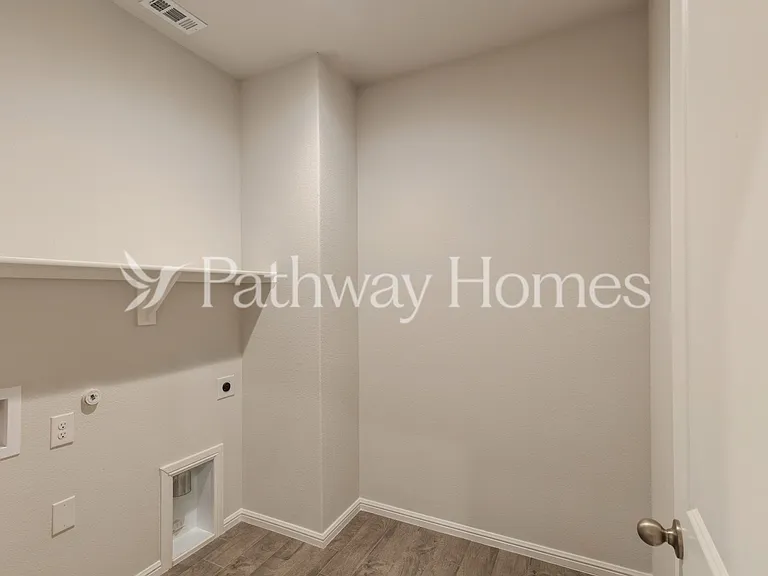 9732 New Bern Dr — Photo 16