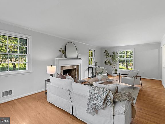 4th image of 3703 Spring Meadow Dr