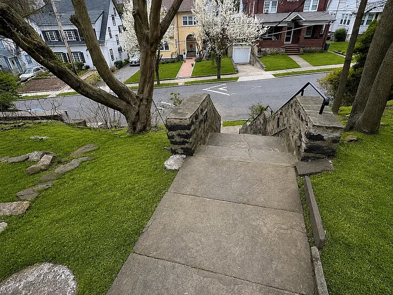 Darwood Pl — Photo 27