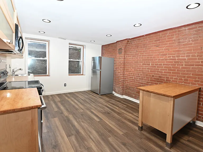 2118 Saint James Ave #1 — Photo 8
