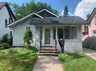 35636 Chestnut St, Wayne, MI 48184