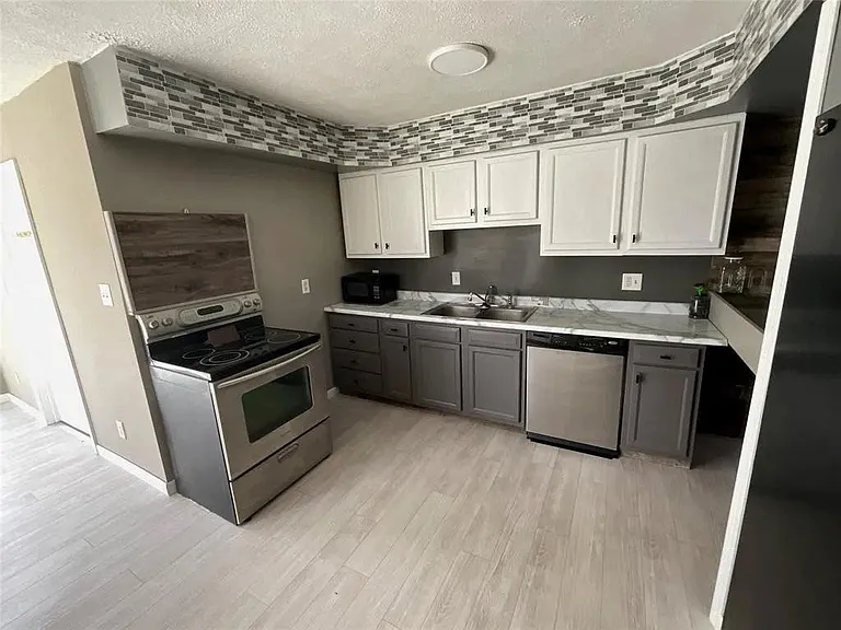 1644 River View Dr — Photo 11