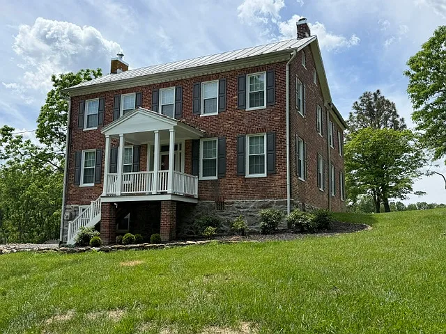 1361 Old Manchester Rd