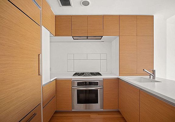 4th image of 2 River Ter APT 11K