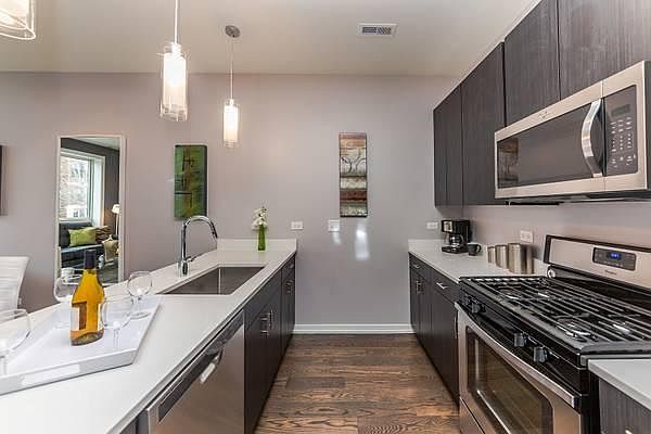 1st image of 2734 W Warren Blvd #2Z