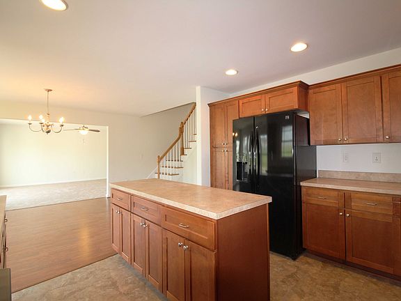 4th image of 5 Morningview Ct