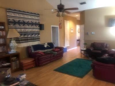 2nd image of 1421 Gainsborough Way
