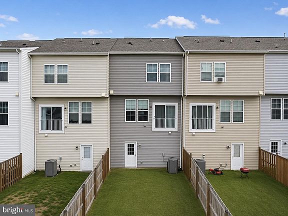 2nd image of 22 Kirby Ct