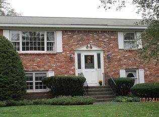 15 Robinson Rd, Glenville, NY 12302