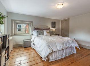 8 Brown St APT 3, Salem, MA 01970