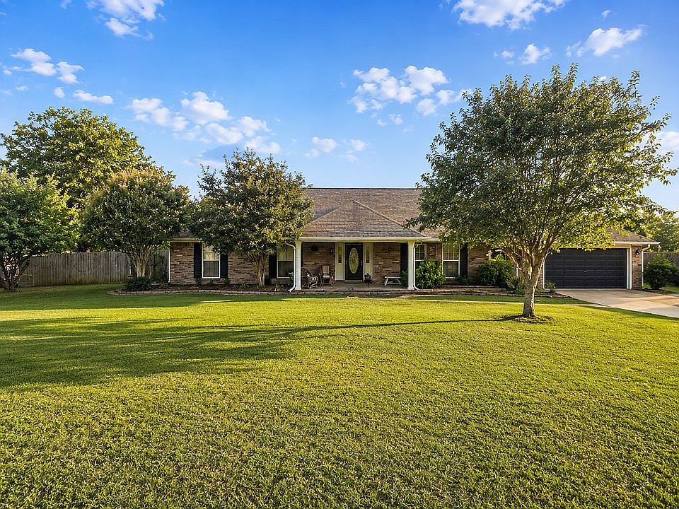 1st image of 403 Fine Ranch Dr