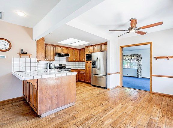 4th image of 5013 Golden West Ave