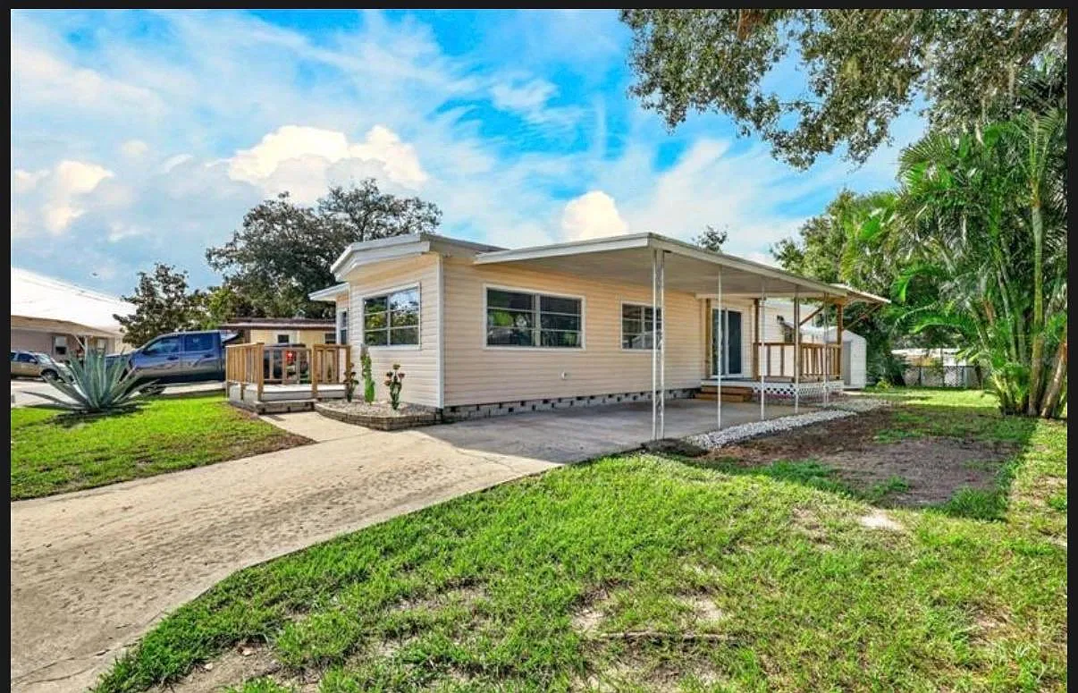 813 Paradise Blvd - Paradise in Tarpon — Photo 1