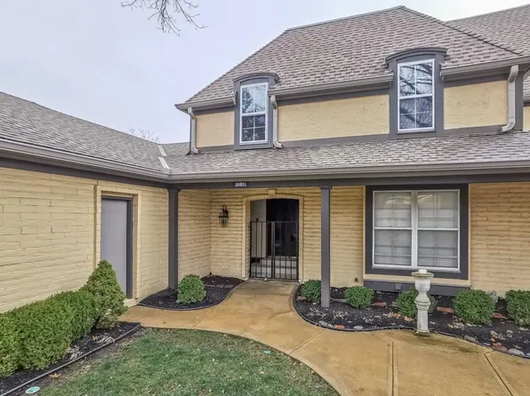 10851 Glenwood St, Overland Park, KS 66211