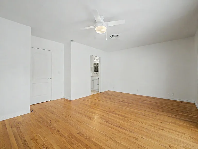 3145 Bel Air Dr — Photo 14