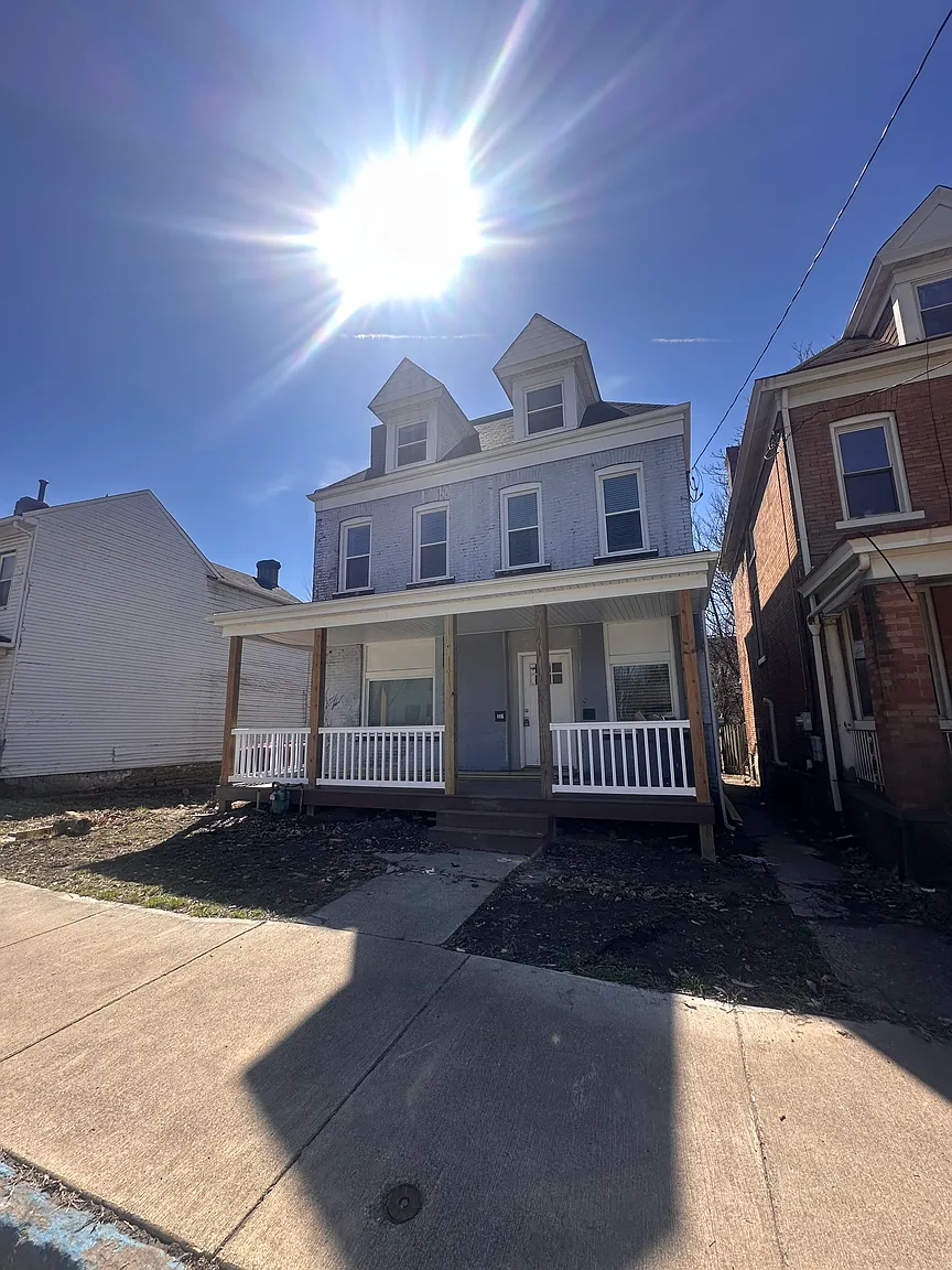 116 Auburn St photo 1