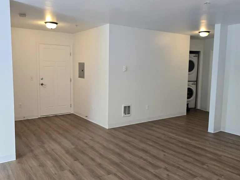 108 Factory Ave N #3C — Photo 16
