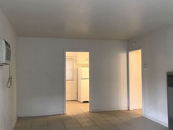 2nd image of 1916 E Hunter Ave APT 1