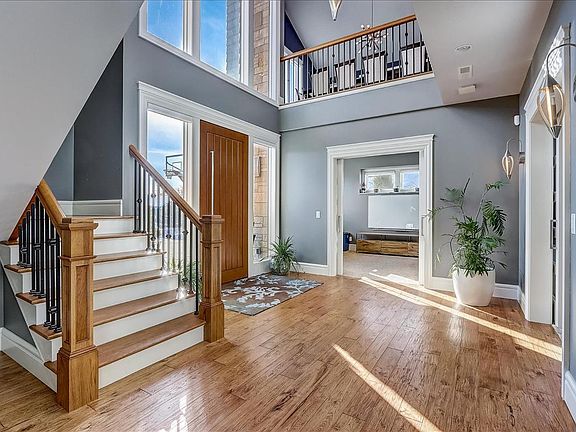4th image of 955 Pinnacle Dr