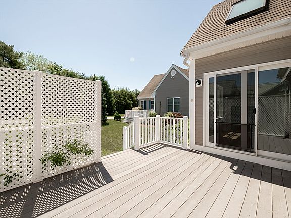 4th image of 32 Old Field Rd #32