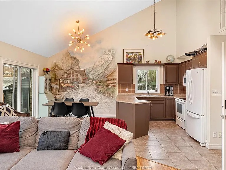 11460 Timber Bay Cres — Photo 8