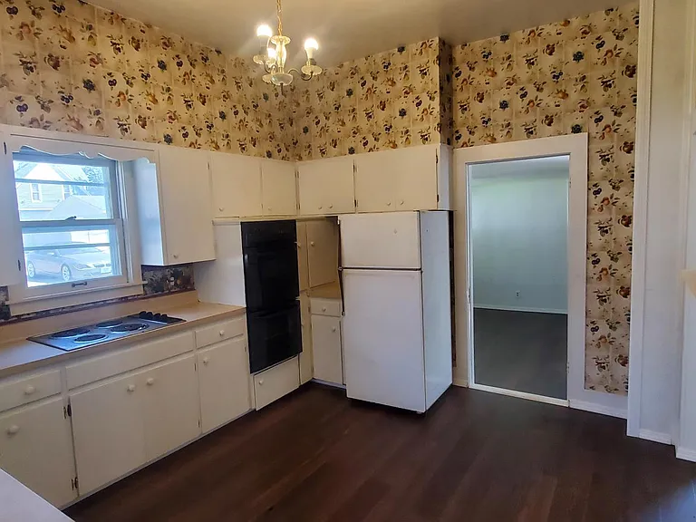 311 N 4th St — Photo 13