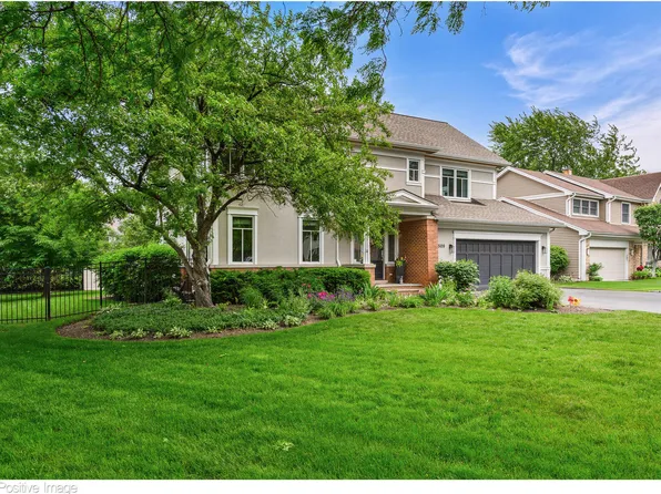 1509 E Eton Dr, Arlington Heights, IL 60004