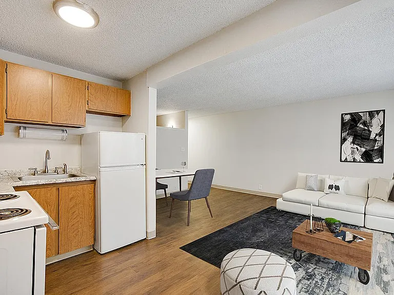Grant Place — Photo 2