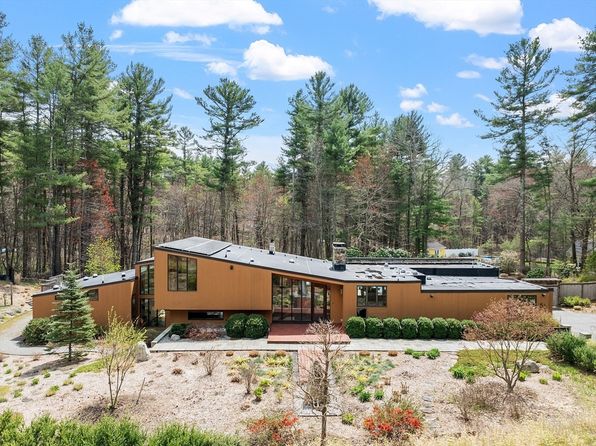 51 Carleton Rd, Carlisle, MA 01741