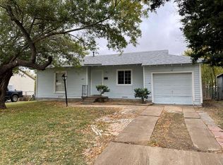 423 NE 38th St, Grand Prairie, TX 75050