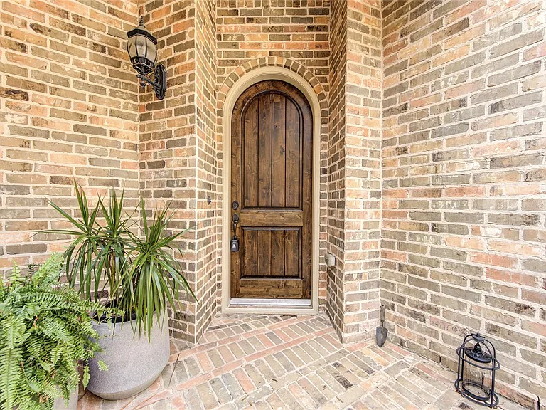 14510 Tivoli Dr — Photo 4