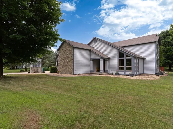 5528 Blackberry Ln, Lafayette, IN 47905