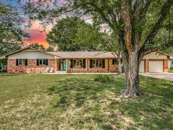 1010 Delmar Dr, El Dorado, KS 67042